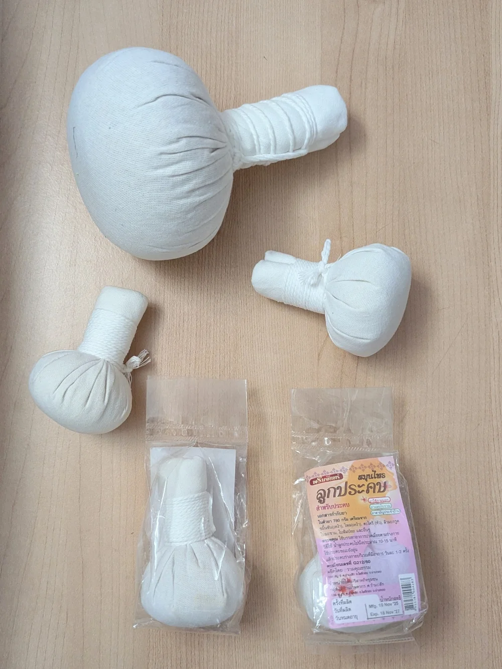 Thai Herbal Compress Ball Set, 5 Pieces, 2 Sizes